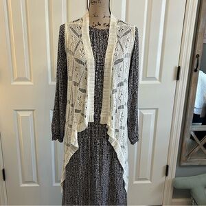 Rue 21 Cream Lace Open Front vest medium